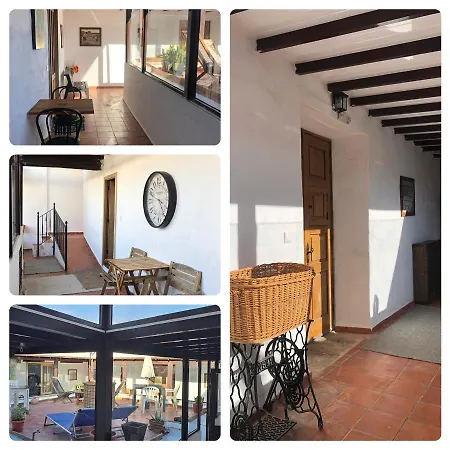 Casona La Orilla 1908 Bed & Breakfast Tías